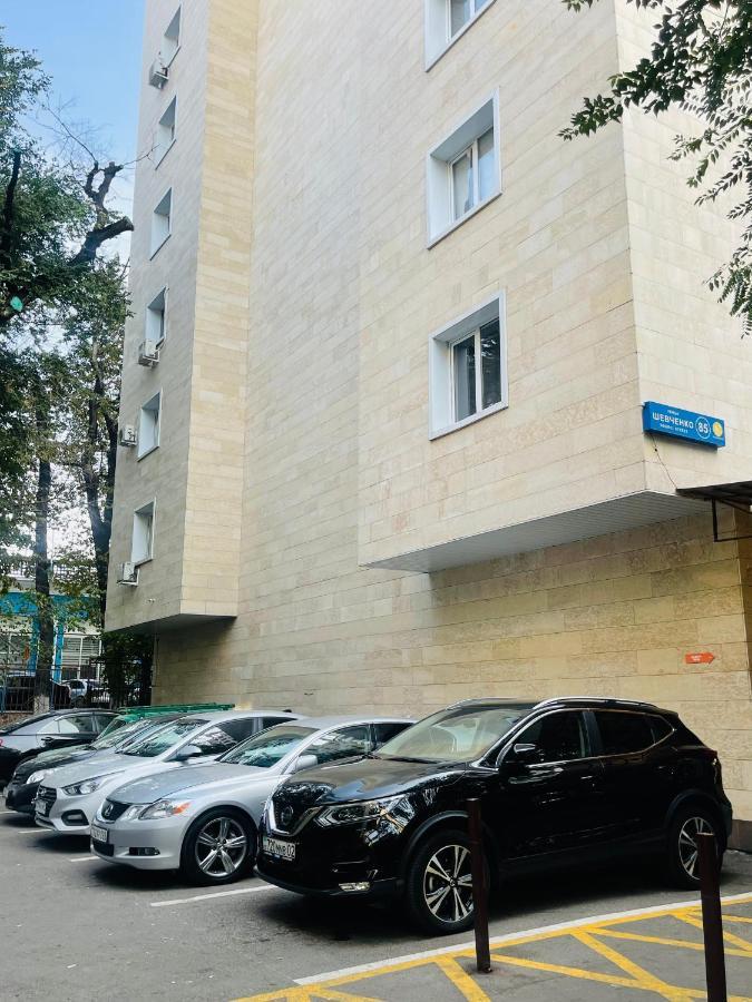 Уютная Квартира В Самом Сердце Алматы Alma-Ata Exteriör bild